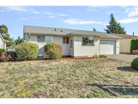 2049 W Hayes Street Woodburn OR 97071