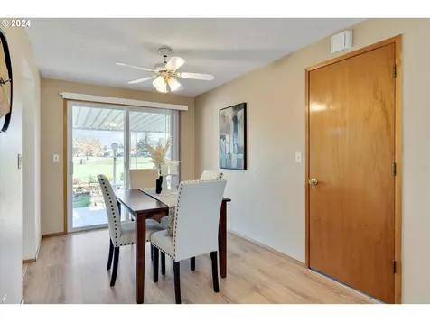 2049 W Hayes Street Woodburn OR 97071