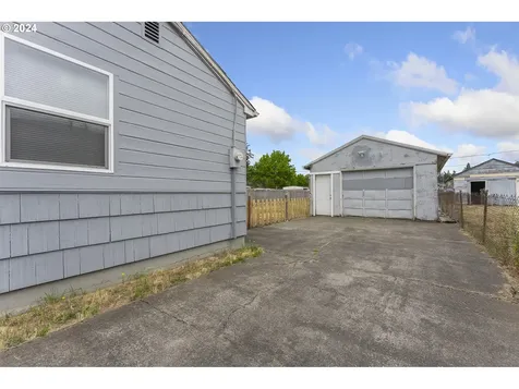 8503 SE Hinkley Avenue Happy Valley OR 97086