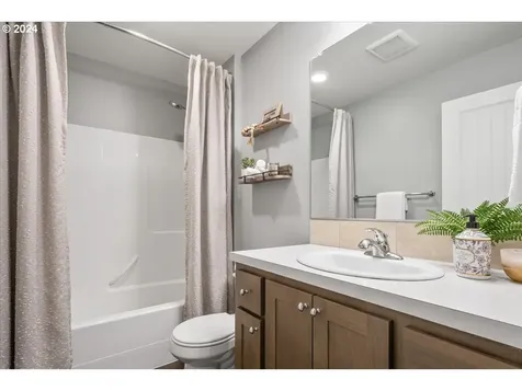 16519 NE 97th Street Vancouver WA 98682