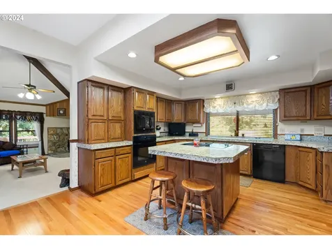 6215 SW Prosperity Park Road Tualatin OR 97062