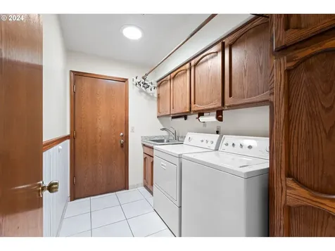 6215 SW Prosperity Park Road Tualatin OR 97062