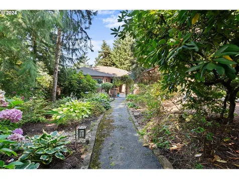 6215 SW Prosperity Park Road Tualatin OR 97062
