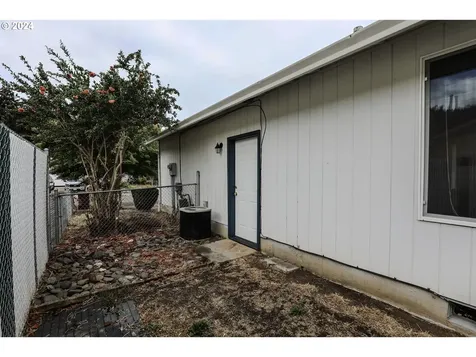 233 Se Wildwood Way Myrtle Creek OR 97457