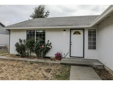 233 Se Wildwood Way Myrtle Creek OR 97457
