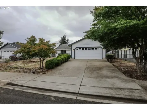 233 Se Wildwood Way Myrtle Creek OR 97457