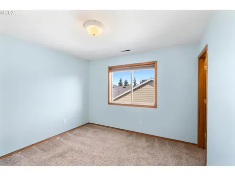 1190 S Sycamore Street Canby OR 97013