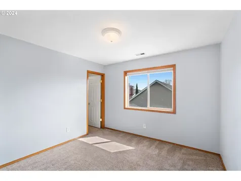1190 S Sycamore Street Canby OR 97013