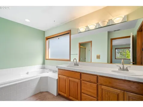 1190 S Sycamore Street Canby OR 97013