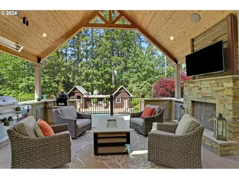 5565 Nw Roanoke Lane Portland OR 97229
