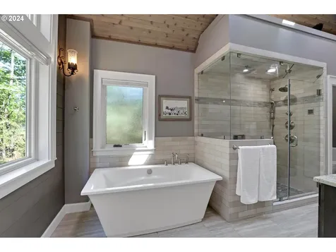 5565 Nw Roanoke Lane Portland OR 97229