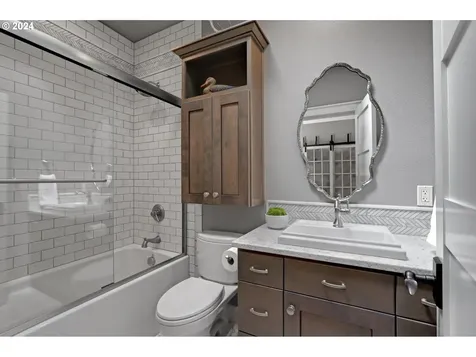 5565 Nw Roanoke Lane Portland OR 97229