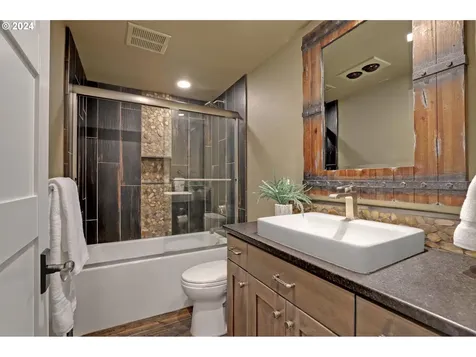 5565 Nw Roanoke Lane Portland OR 97229