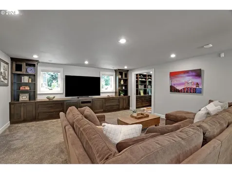 5565 Nw Roanoke Lane Portland OR 97229