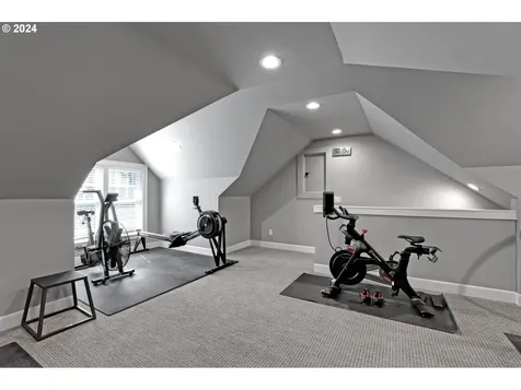 5565 Nw Roanoke Lane Portland OR 97229
