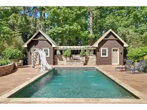 5565 Nw Roanoke Lane Portland OR 97229