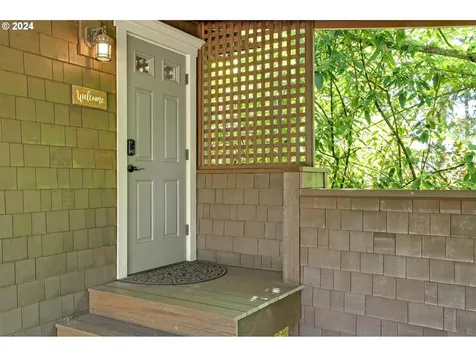 5565 Nw Roanoke Lane Portland OR 97229