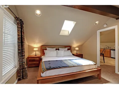 5565 Nw Roanoke Lane Portland OR 97229