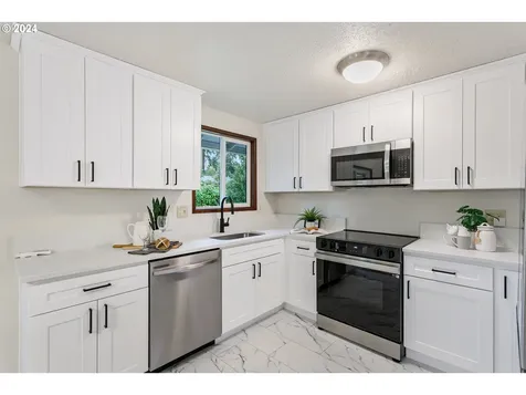 18538 Hallberg Court Lake Oswego OR 97035