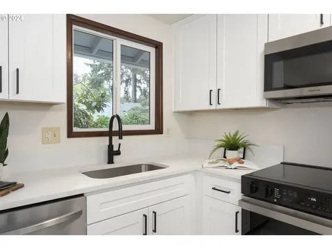 18538 Hallberg Court Lake Oswego OR 97035