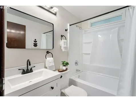 18538 Hallberg Court Lake Oswego OR 97035