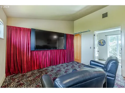90535 Coburghills Drive Eugene OR 97408