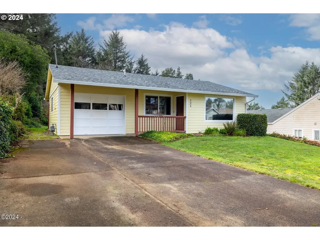 825 Se 31st Street Lincoln City OR 97367