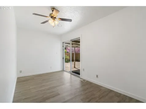 13110 Se Gladstone Court Portland OR 97236