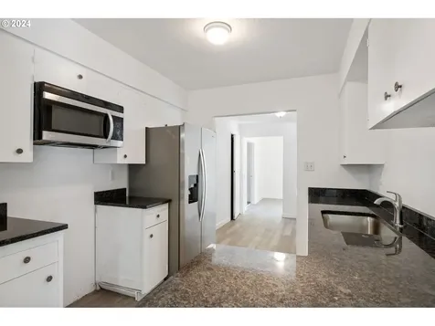 13110 Se Gladstone Court Portland OR 97236