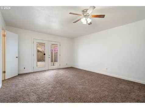 13110 Se Gladstone Court Portland OR 97236