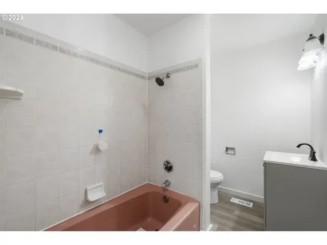 13110 Se Gladstone Court Portland OR 97236