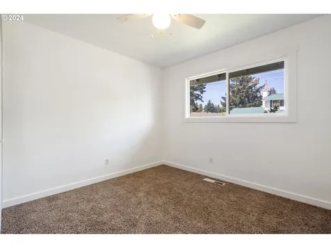 13110 Se Gladstone Court Portland OR 97236