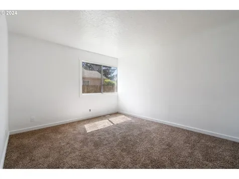 13110 Se Gladstone Court Portland OR 97236