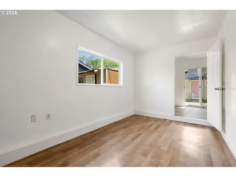 13110 Se Gladstone Court Portland OR 97236
