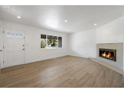 13110 Se Gladstone Court Portland OR 97236