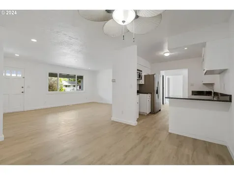 13110 Se Gladstone Court Portland OR 97236