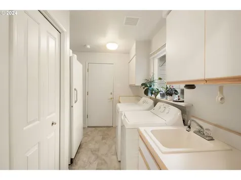 370 Magnolia Drive Creswell OR 97426
