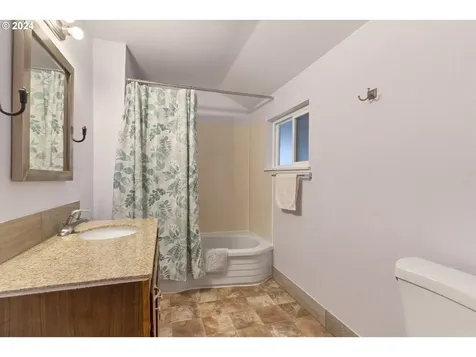 160 W Olive Street Lebanon OR 97355