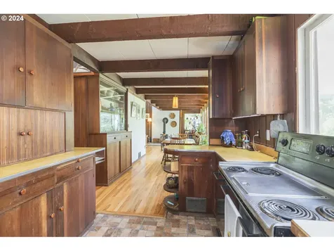 6611 Ne Davis Street Portland OR 97213