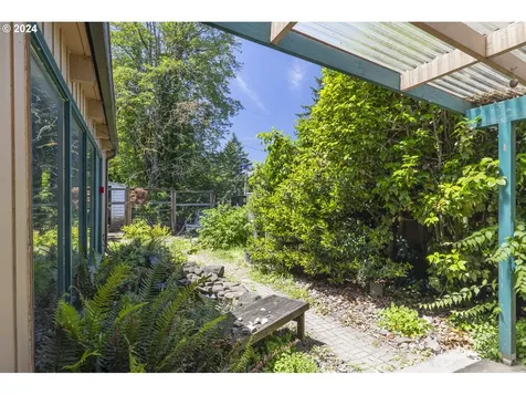 6611 Ne Davis Street Portland OR 97213