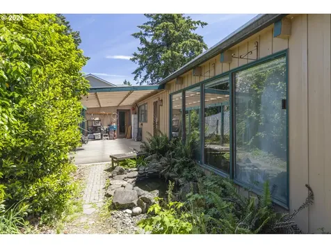6611 Ne Davis Street Portland OR 97213