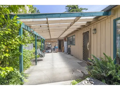 6611 Ne Davis Street Portland OR 97213
