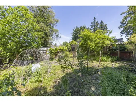 6611 Ne Davis Street Portland OR 97213