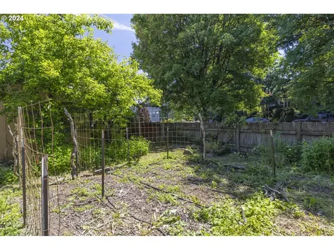6611 Ne Davis Street Portland OR 97213