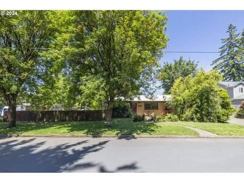 6611 Ne Davis Street Portland OR 97213