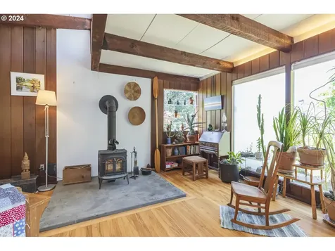 6611 Ne Davis Street Portland OR 97213