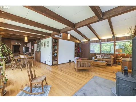 6611 Ne Davis Street Portland OR 97213