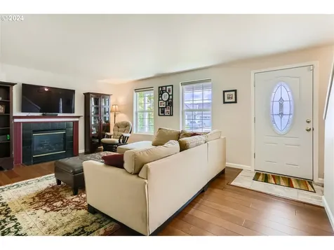 51695 Se 4th Street Scappoose OR 97056