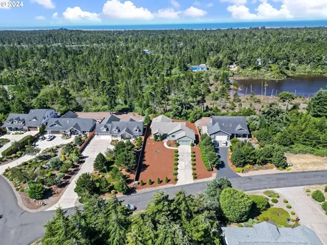 87936 Lake Point Drive Florence OR 97439