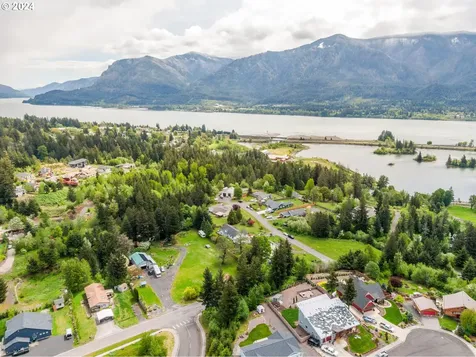 909 Nw Nicklaus Court Stevenson WA 98648